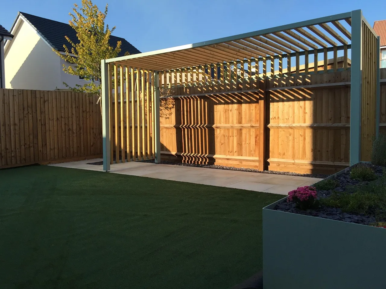 Habiller son jardin avec de belles menuiseries extérieures sur-mesure