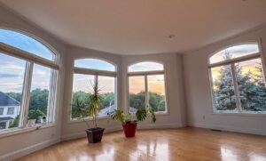 Pourquoi choisir des fenêtres en bois sur mesure pour son projet de rénovation ?